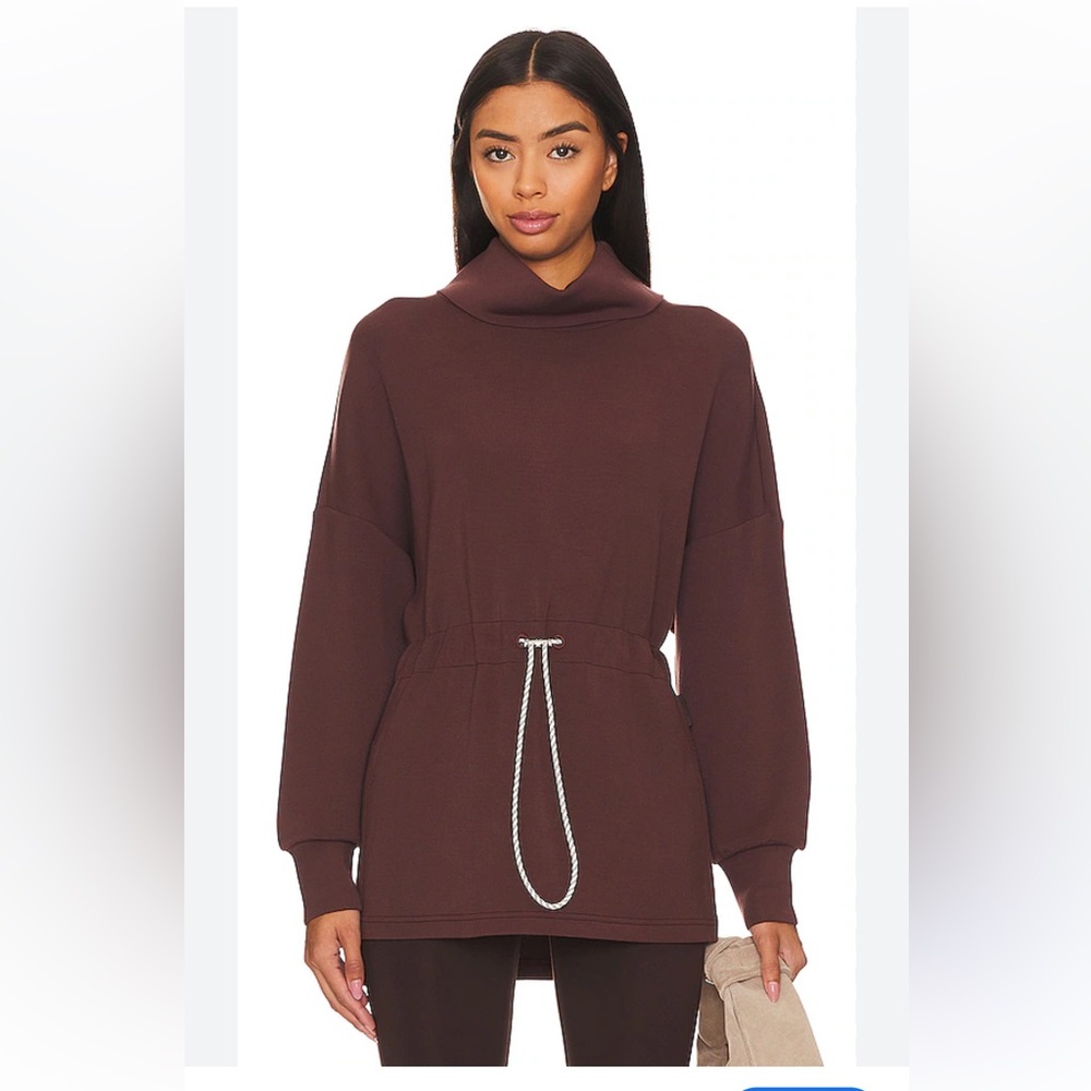 New With Tags Varley Freya Sweatshirt in Deep Mahogany Sz M